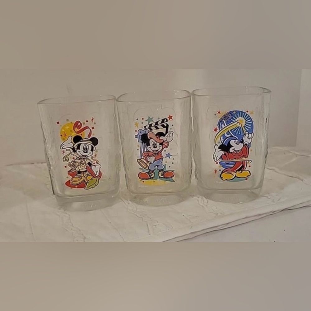 McDonalds Walt Disney World 2000 Mickey Celebration Square Glasses Cups Set 3